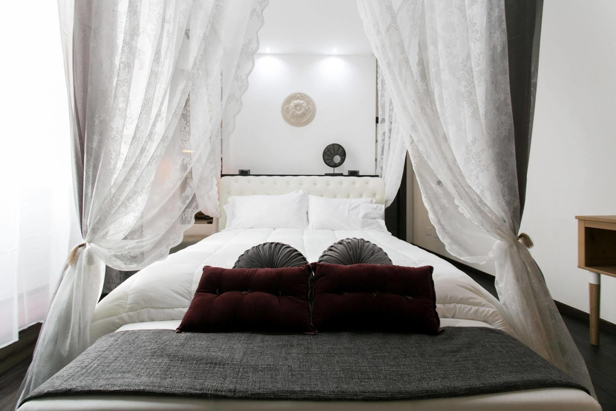 Dei Mercanti Apartahotel